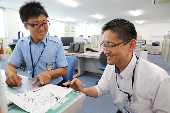 カタログでは分からない部分は、サービスのメンバーとも連携してお客さまのニーズに答えます